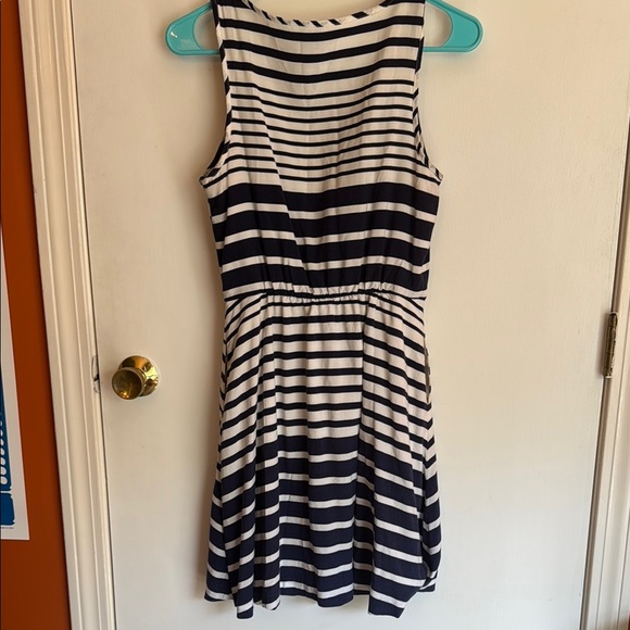 GAP Black and White Sleeveless V-Neck Sundress - Picture 5 of 5